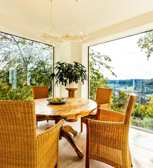 Hohenlohe Hideaway in Langenburg: Esszimmer mit Ausblick