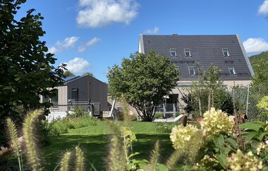 Der verwunschene Garten an der Jagst beim Ferienhaus Renkenmühle