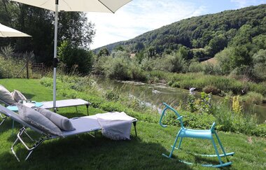 Liegewiese an der Jagst beim Ferienhaus Renkenmühle