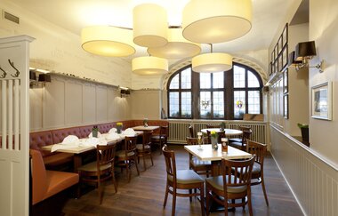 Stadt-gut-Hotel und Gasthof Goldener Adler in Schwäbisch Hall: Gaststube
