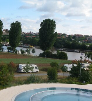 Wohnmobilstellplatz Lauffen am Neckar | am Neckartal-Radweg & Freibad Lauffen