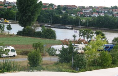 Wohnmobilstellplatz Lauffen am Neckar | am Neckartal-Radweg & Freibad Lauffen