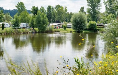 Camping am Hirschfeldsee | Sperrfechter Freizeitpark | HeilbronnerLand