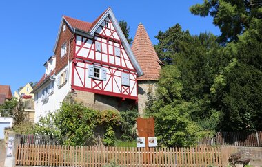 Schwaigern Stadtmauer Rundweg Stelen Hexenturm | HeilbronnerLand