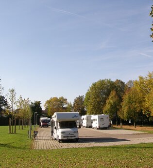 Schöner Wohnmobilstellplatz im Kurgebiet mit naheliegendem Schwimmbad und Park | Bad Rappenau | HeilbronnerLand