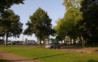 Schöner Wohnmobilstellplatz im Kurgebiet mit naheliegendem Schwimmbad und Park | Bad Rappenau | HeilbronnerLand