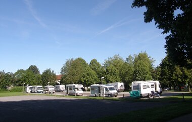Schöner Wohnmobilstellplatz im Kurgebiet mit naheliegendem Schwimmbad und Park | Bad Rappenau | HeilbronnerLand