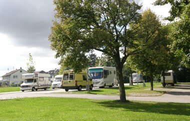 Schöner Wohnmobilstellplatz im Kurgebiet mit naheliegendem Schwimmbad und Park | Bad Rappenau | HeilbronnerLand