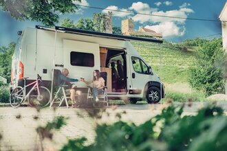 Wohnmobil vor Burg Neipperg | Weingut Echle | HeilbronnerLand
