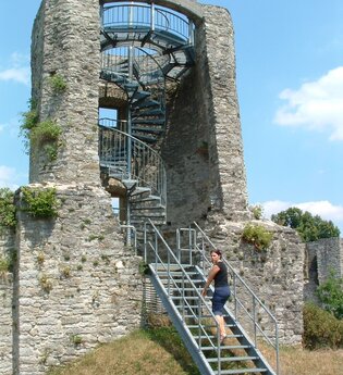 Aussichtsturm auf der Schlossruine Forchtenberg