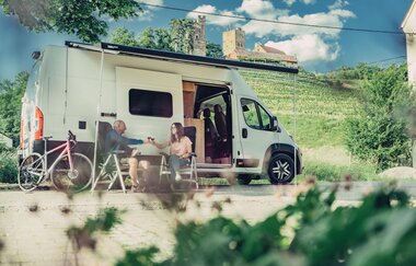 Wohnmobil vor Burg Neipperg | Weingut Echle | HeilbronnerLand
