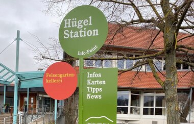 Hügelstation Infostele