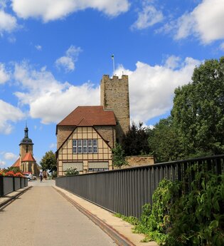 Grafenburg mit Burgmuseum auf der Neckarinsel Lauffen a.N. | HeilbronnerLand