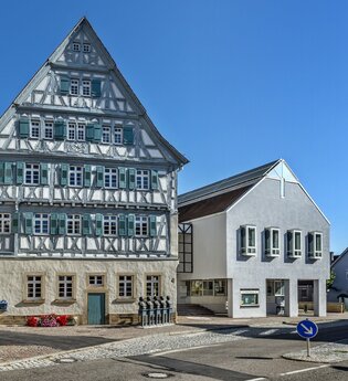 Rathaus mit Fachwerkfassade in Güglingen