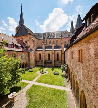 Kloster Bad Wimpfen im Tal | Innenhof mit Kreuzgang | HeilbronnerLand