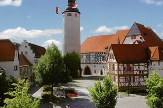 Kurmainzisches Schloss mit Türmersturm und Museum