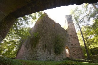 Die Ruine Stolzeneck liegt auf der Neckarsteigetappe Eberbach-Neunkirchen