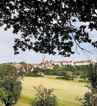 Ausblick auf Kirchberg vom Kocher-Jagst-Trail