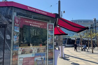 Tourist Information am Bismarckplatz mit Kiosk