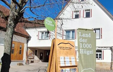 Hügelstation im Hof des Weinguts Weiberle