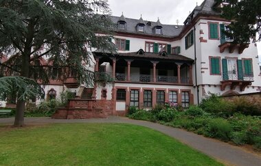 Weinheimer Schloss mit Schlosspark