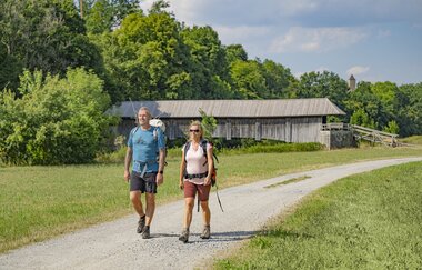 Kocher-Jagst-Trail: Wandern über den Ockenauer Steg bei Kirchberg