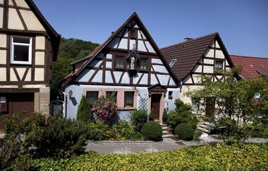 Schöne Fachwerkhäuser entlang der Straße